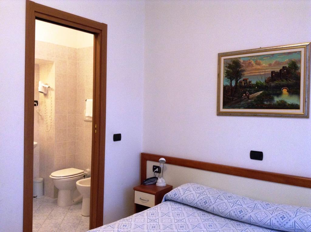 Hotel Ricci Genoa Room photo